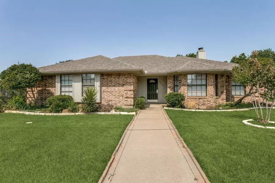 2505 Barr Drive, Bedford, TX 76021