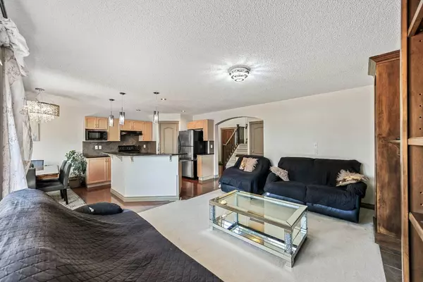 Calgary, AB T3P 1E6,63 Evansmeade Common NW