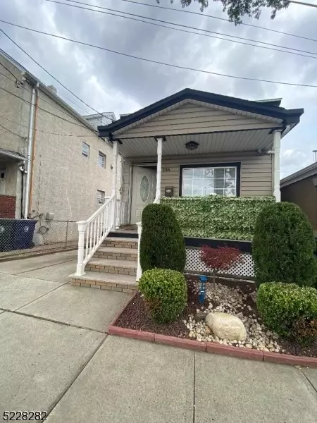 336 Lawrence St, Perth Amboy City, NJ 08861