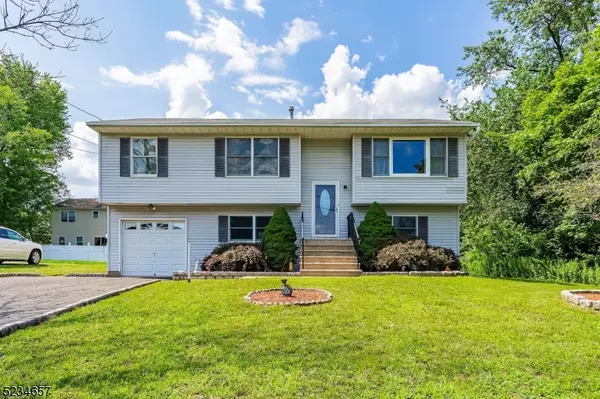 10 Irvington Ave, Franklin Twp., NJ 08873