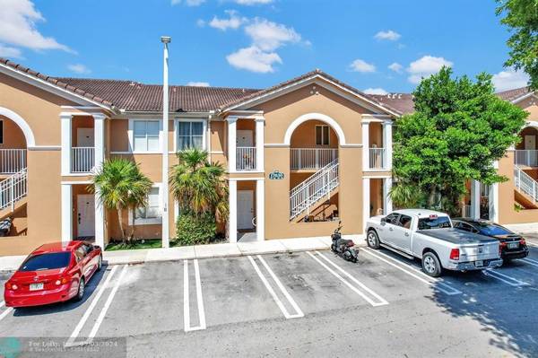 17630 NW 73rd Ave  #202-4,  Hialeah,  FL 33015