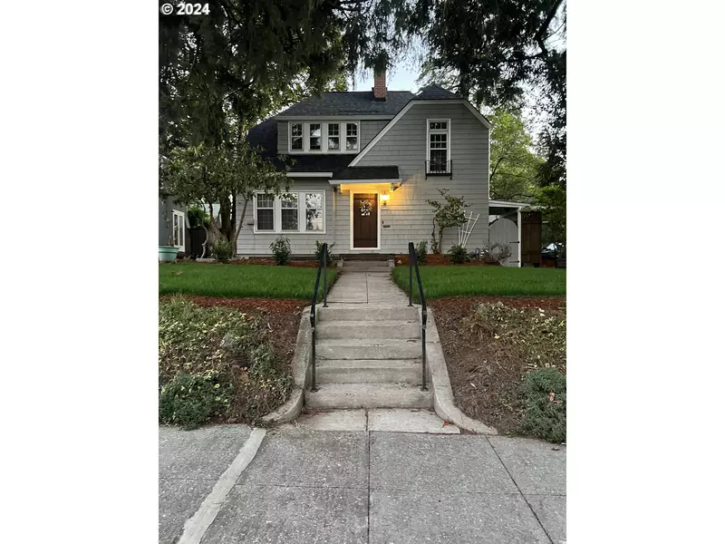 3152 NE DUNCKLEY ST, Portland, OR 97212