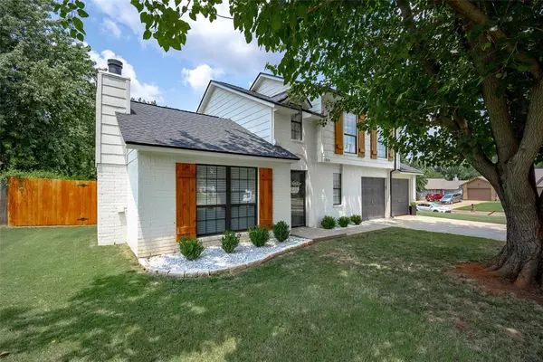 Edmond, OK 73003,2201 Silver Fox Drive