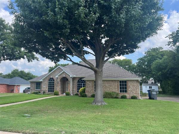 143 Meadow Glen Lane, Ovilla, TX 75154