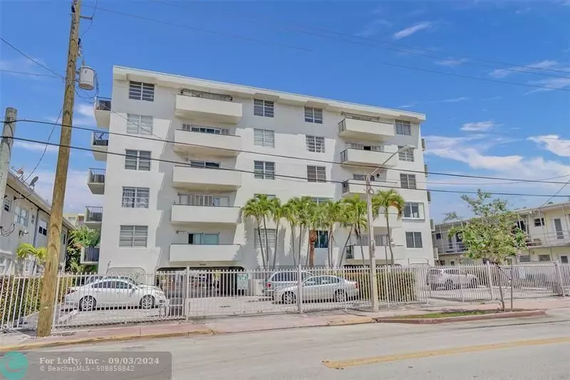 8024 Tatum Waterway Dr  #6C, Miami Beach, FL 33141