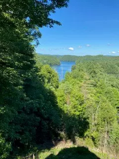 Murphy, NC 28906,1001 Lake Apalachia Acres