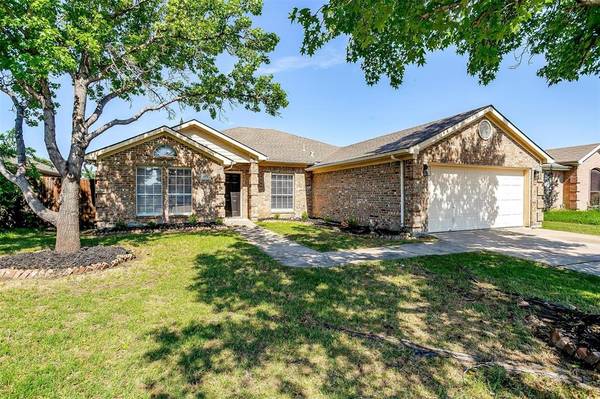 8021 Jolie Drive, Fort Worth, TX 76137