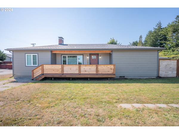 2209 VIRGINIA AVE, North Bend, OR 97459