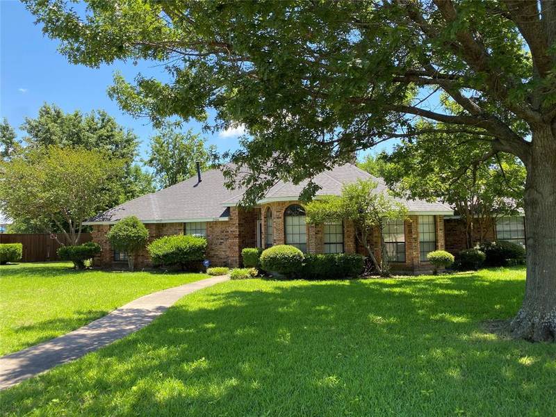 2506 Radcliffe Drive, Rowlett, TX 75088