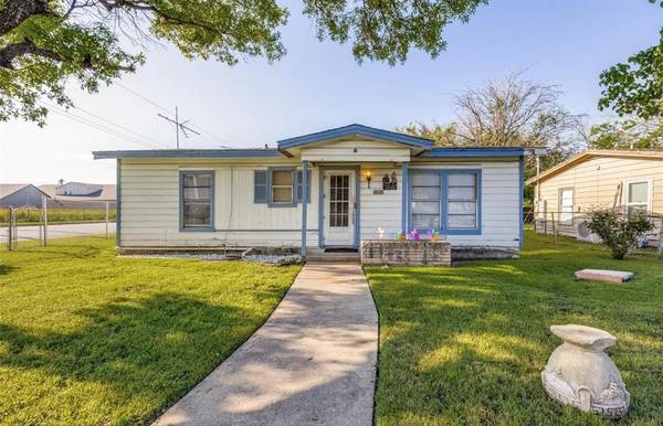 2352 Jasper Street,  Fort Worth,  TX 76106