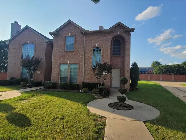 393 Ivan Drive, Lewisville, TX 75067