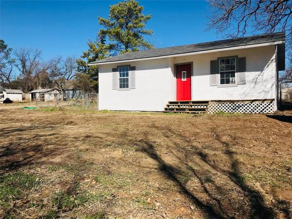 800B HIGHLAND, Comanche, TX 76442