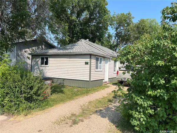 214 1st STREET NW,  Wadena,  SK S0A 4J0