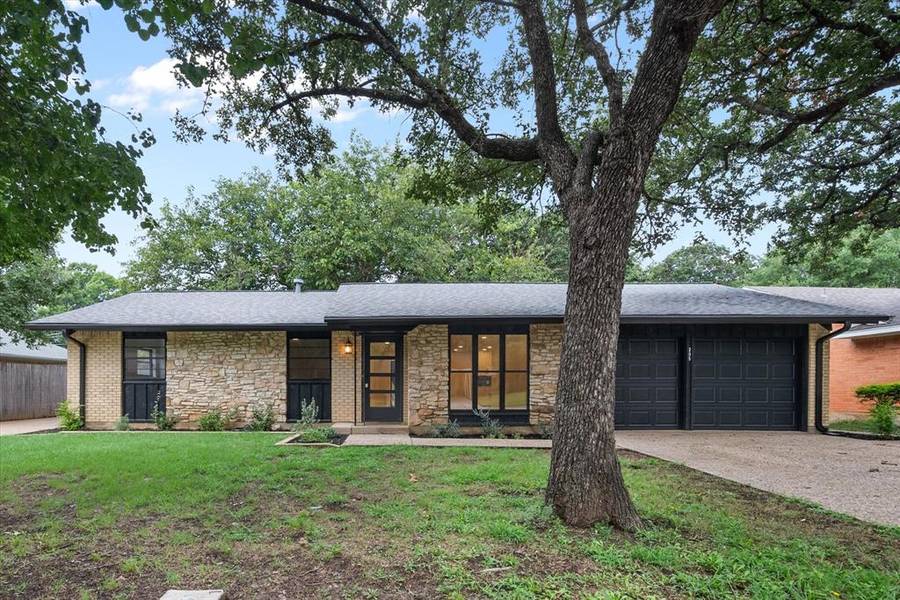 205 Juniper Street, Mansfield, TX 76063