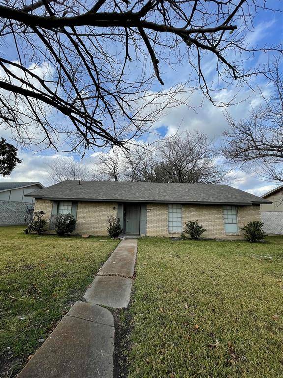 1017 Pleasant Valley Road, Garland, TX 75040