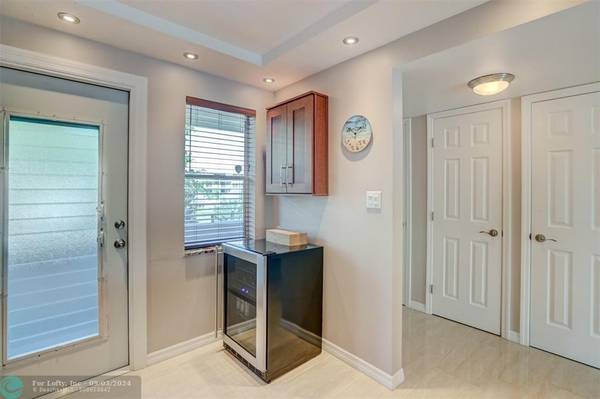 Hollywood, FL 33021,4800 Hillcrest Ln  #306