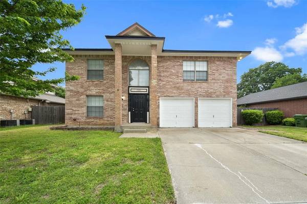 7005 Brookdale Drive, Watauga, TX 76148