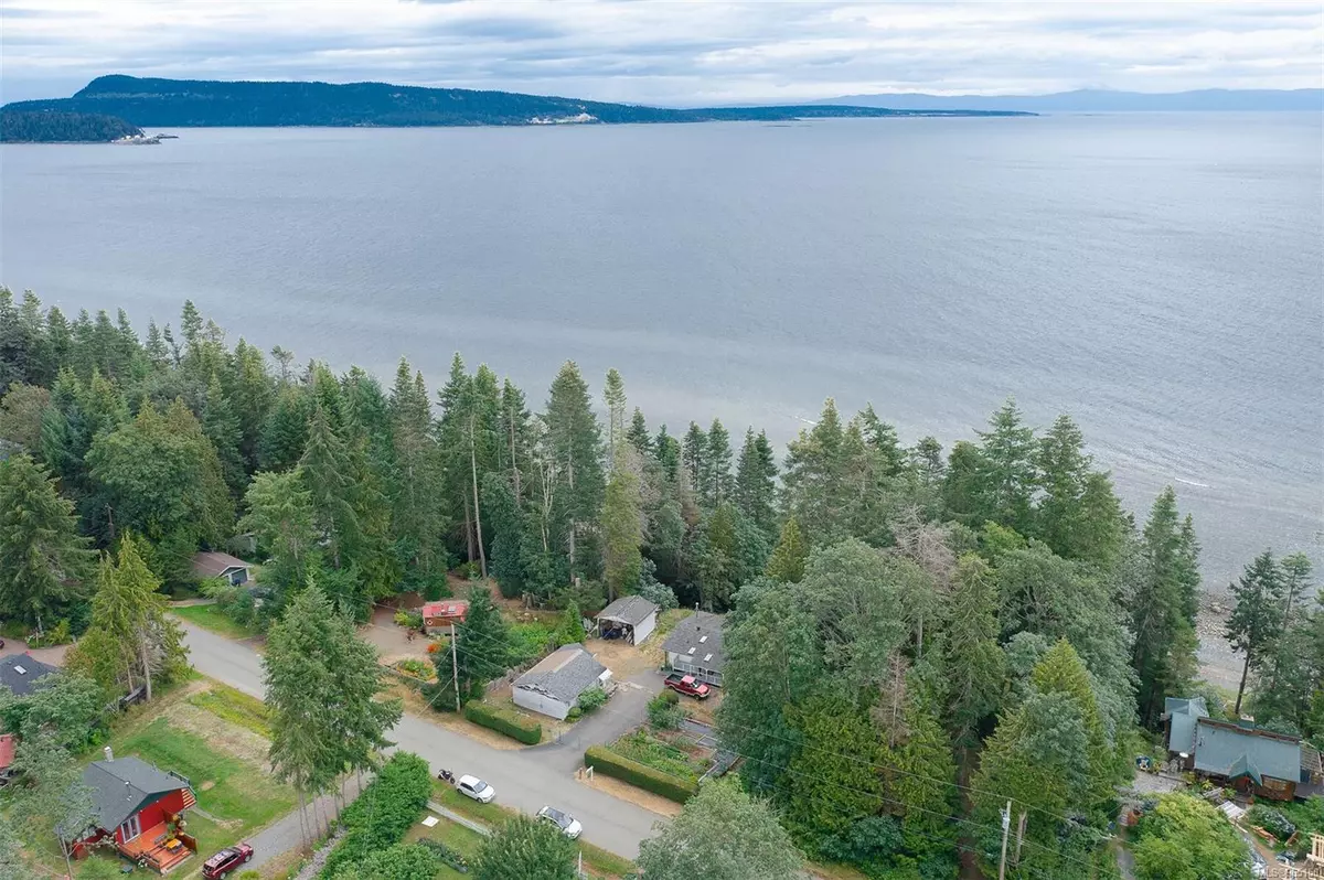 Bowser, BC V0R 1G0,4559 Maple Guard Dr