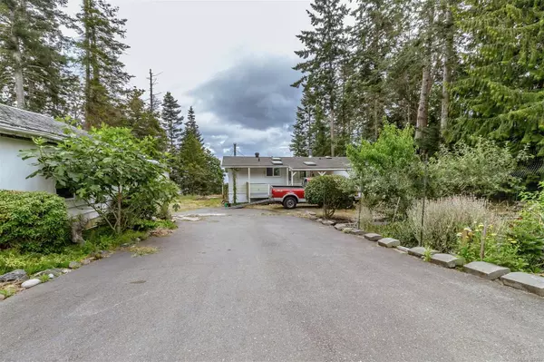 Bowser, BC V0R 1G0,4559 Maple Guard Dr