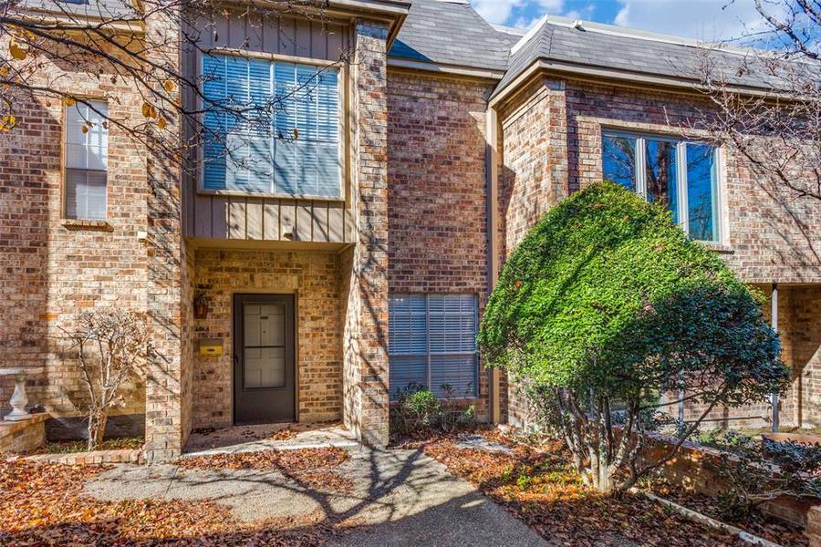 4337 Bellaire Drive S, Fort Worth, TX 76109