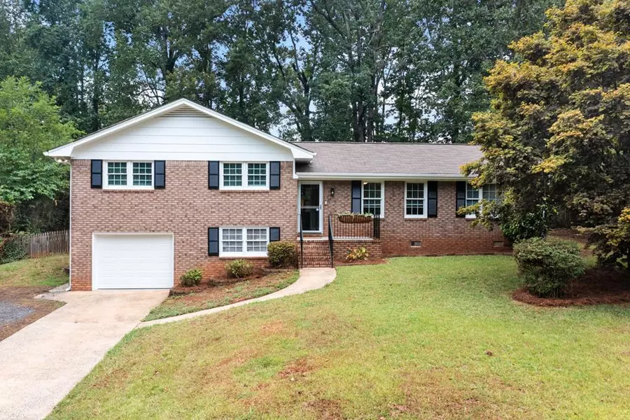 1394 Oakmont Drive, Acworth, GA 30102