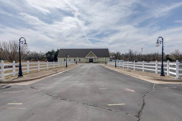 16786 NE 23 Street, Choctaw, OK 73020