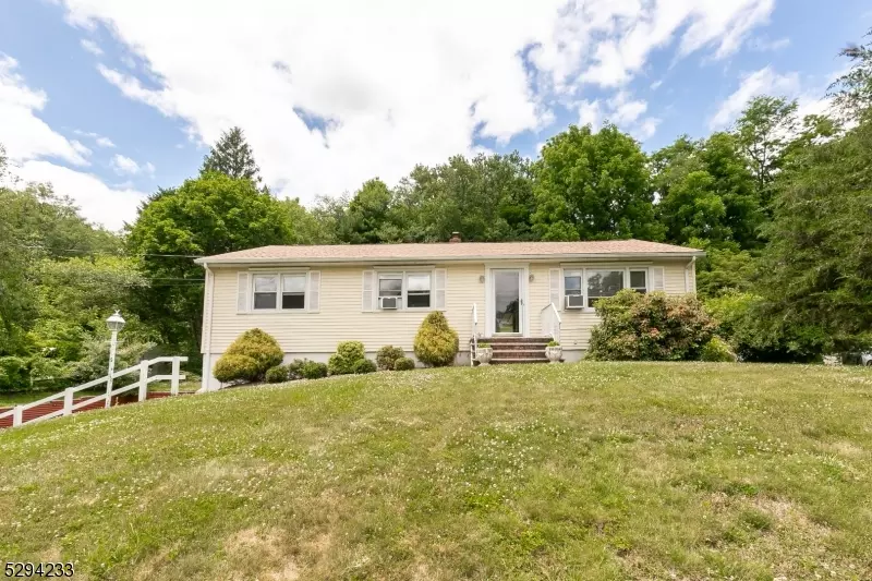 10 Brookside Ave, Mansfield Twp., NJ 07840