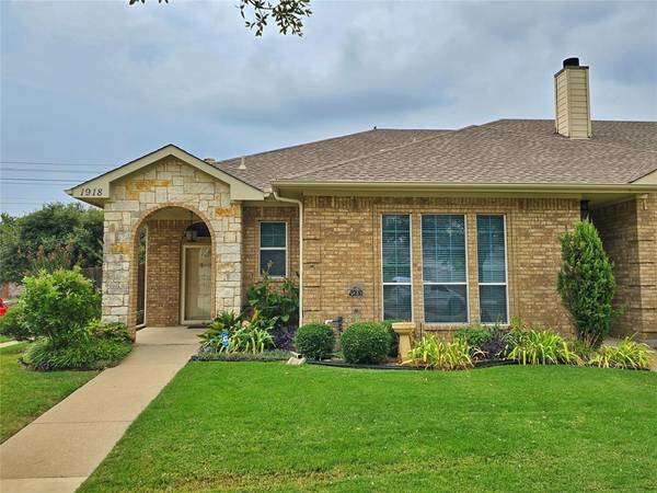 1918 Poinsettia Boulevard,  Denton,  TX 76208