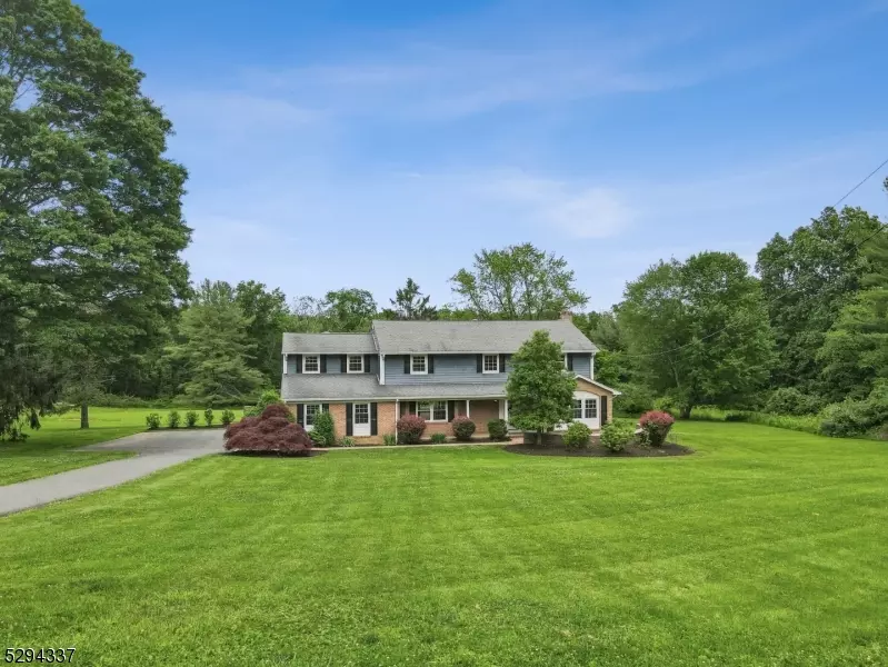 58 Lowery Ln, Mendham Twp., NJ 07945