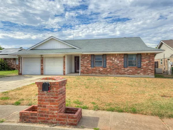 1045 Cooper Lane, Yukon, OK 73099