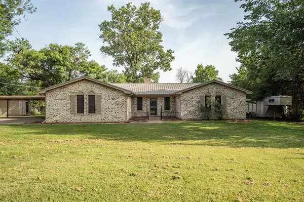 Burleson, TX 76028,121 Oak Lane