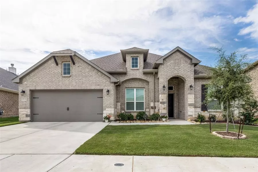 1816 Falling Star Drive, Haslet, TX 76052