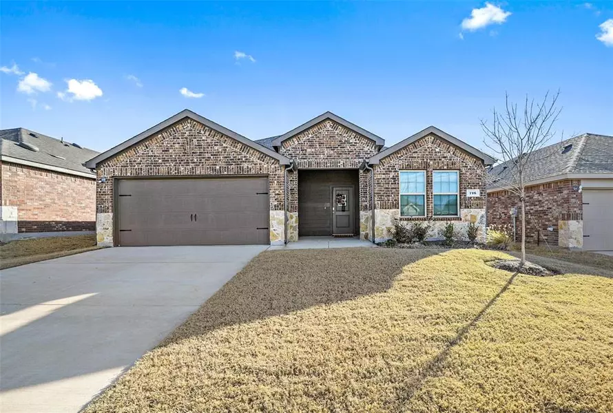 716 Fueller Drive, Aubrey, TX 76227