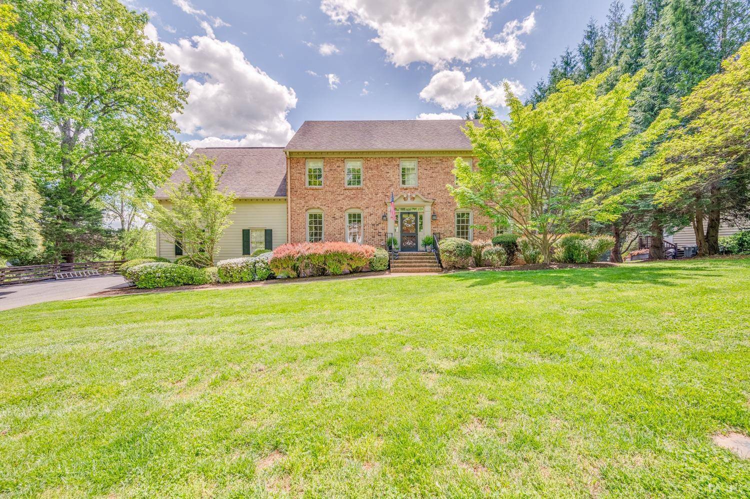 105 Carters Grove LN, Lynchburg, VA 24503