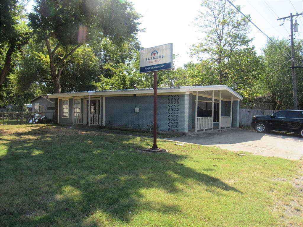 Bonham, TX 75418,1802 N Center Street