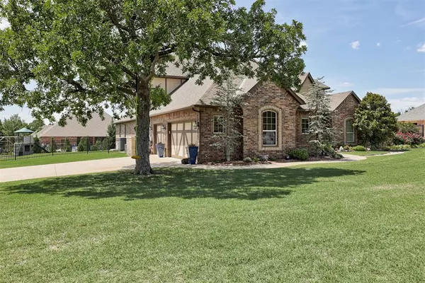 Oklahoma City, OK 73151,10201 Ashewood Drive