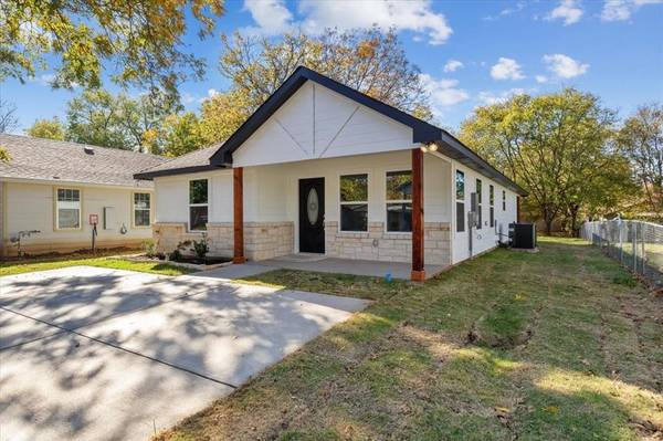 815 Ritchey Street, Gainesville, TX 76240