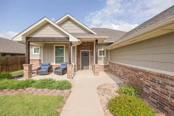 1400 N Storybrook Terrace, Mustang, OK 73064