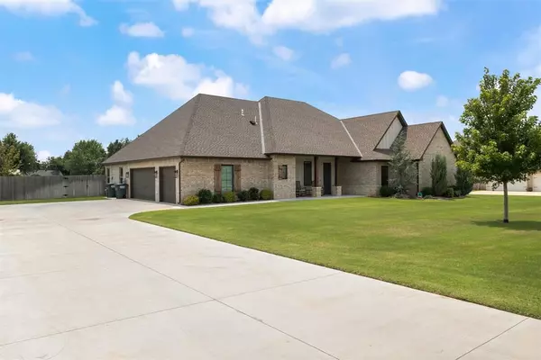 Edmond, OK 73025,6975 Oakmonte Circle