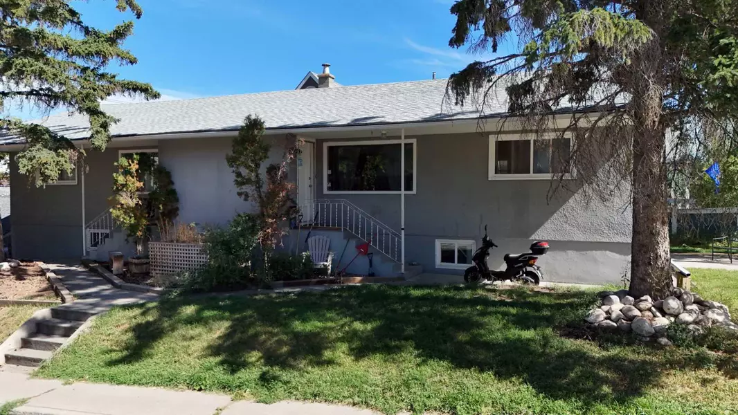 2816 18 ST Southwest, Calgary, AB T2T 1K1