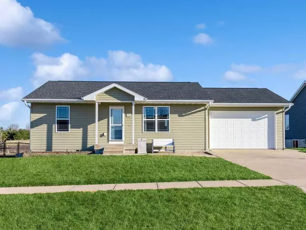 412 Jacki Dr,  Lone Tree,  IA 52755