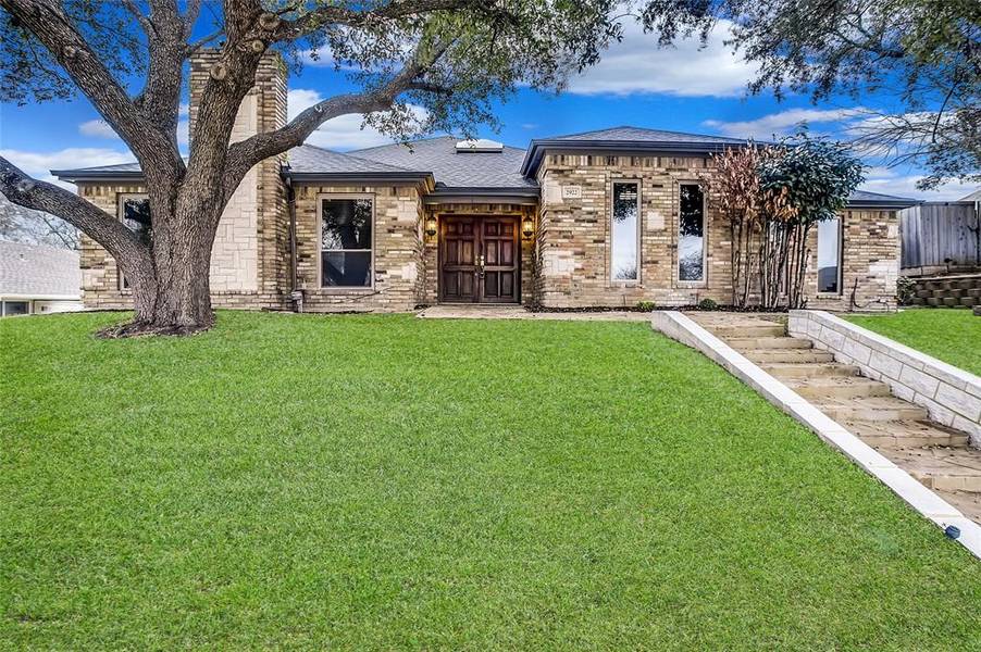 2922 Club Meadow Drive, Garland, TX 75043