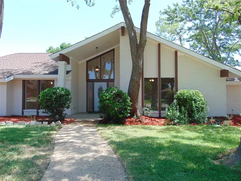 2622 Country Club Parkway, Garland, TX 75043