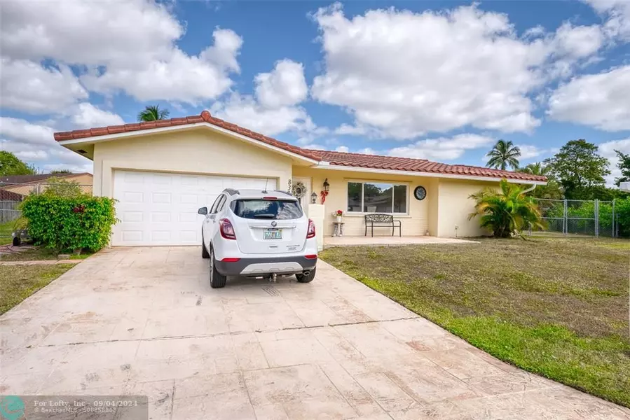 837 W Plantation Cir, Plantation, FL 33324