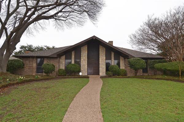 2205 Silver Holly Lane, Richardson, TX 75082