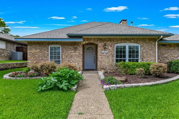 2413 Silver Holly Lane, Richardson, TX 75082