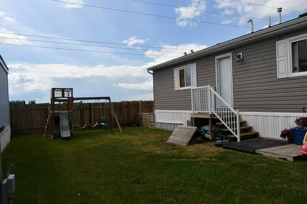 Brooks, AB T1R 1J2,37 Maple DR W