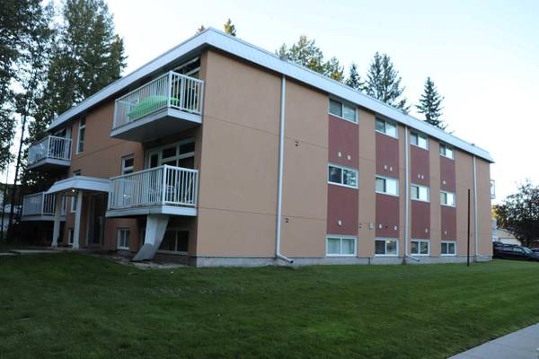 Edson, AB T7E 1A2,506 41 Street #4