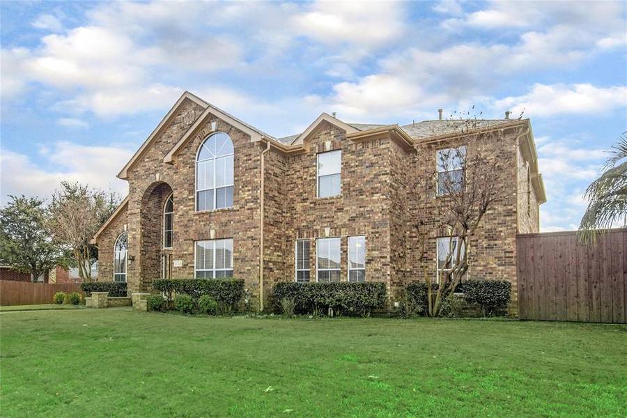 8902 Watersway Drive, Rowlett, TX 75088