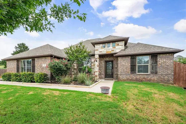 522 Ascot Way,  Azle,  TX 76020